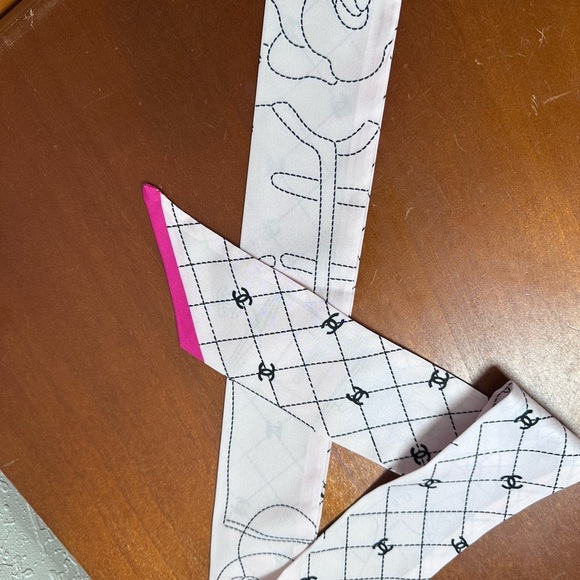 unbranded Other - Chic Pink and White Patterned Women's Scarf